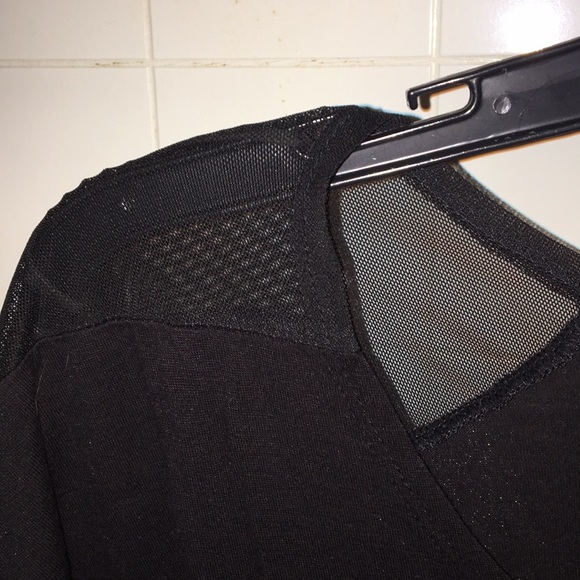 Charlotte Russe Women’s Black Short Sleeve Tee-Shirt | Sheer Shoulders - Picture 4 of 5